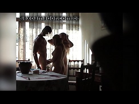 ❤️ Sex kamarádky pozvou obřího muže a trojku s ním ️ Šukání video u nás