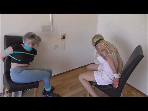❤️ Závislá / svázaná a s roubíkem / dáma v nesnázích ️ Šukání video u nás
