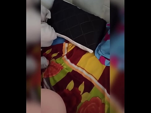 ❤️ Moje spolubydlící zůstává doma sama, protože její manžel jede na dovolenou a já využívám příležitosti, abych ji ošukal a naplnil jí prdelku mlékem. ️ Šukání video u nás