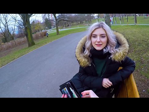 ❤️ Polyká cizí žhavé sperma za peníze - orál v parku Eva Elfie ️ Šukání video u nás